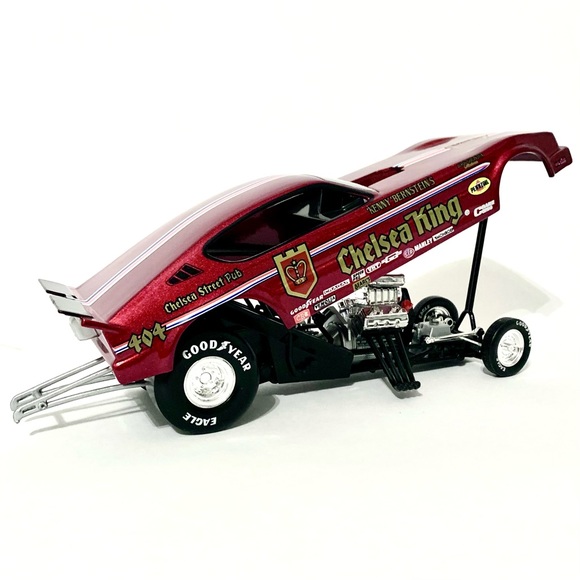 Kenny Bernstein NHRA 1:24 Scale Chelsea King #404 1979 Plymouth Arrow Funny Car - Picture 6 of 8